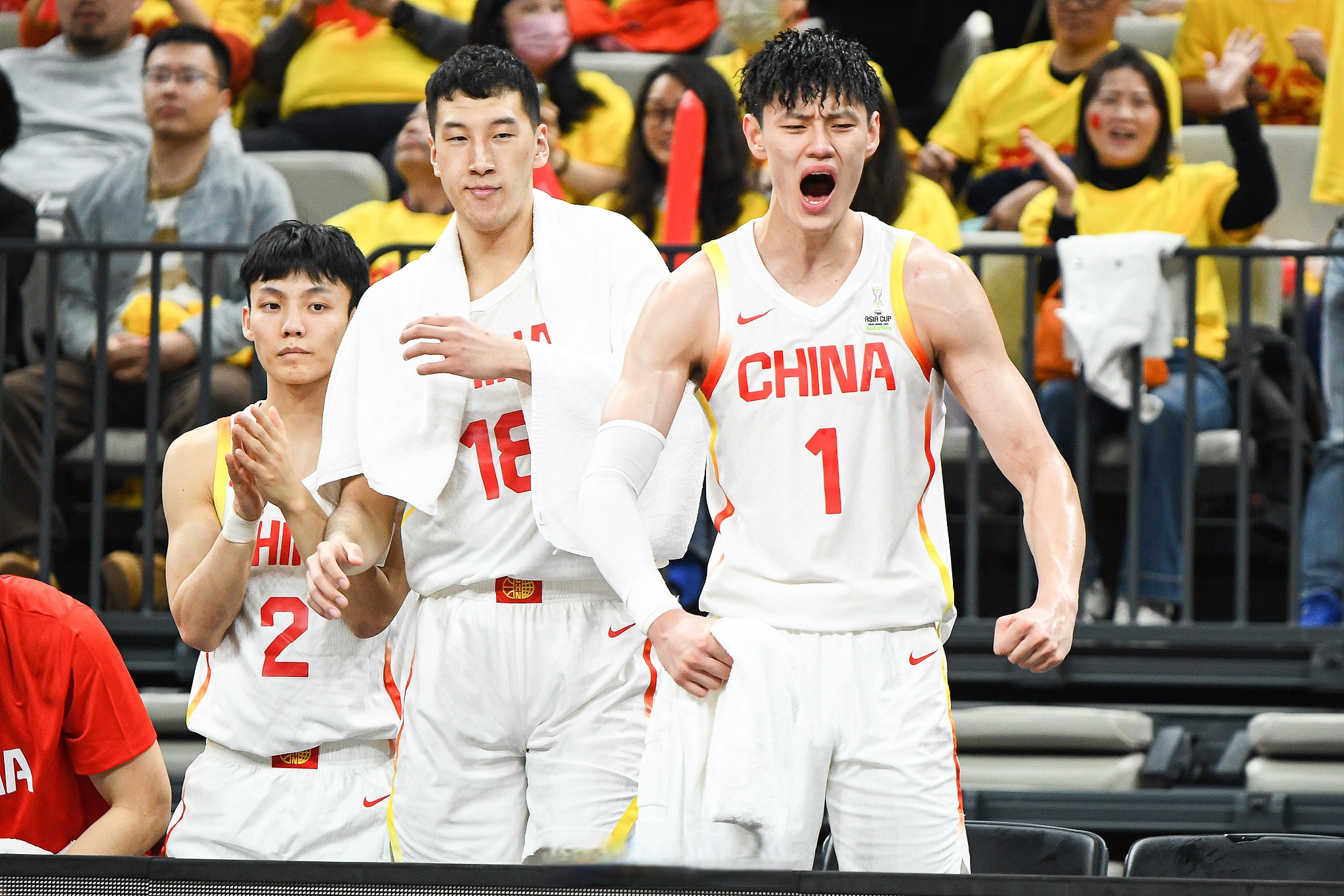 亚运会男篮半决赛中国队大胜印尼队